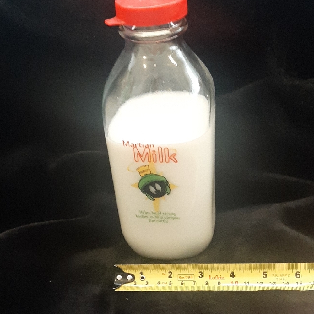 Martian🛸VINTAGE 1998 Milk Bottle Marvin MARTIAN MILK"to help conquer the earth" - Picture 5 of 6
